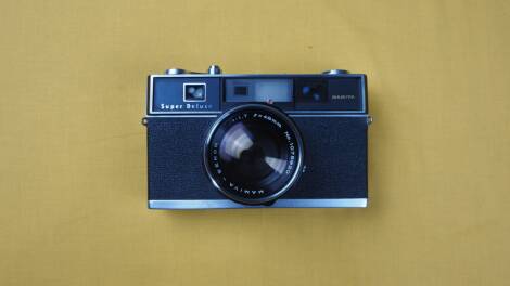 Mamiya Sekor Super Deluxe: Ordinary but not so ordinary.